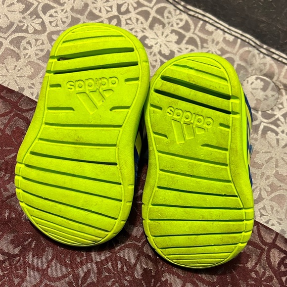 Adidas toddler size 4! - Picture 2 of 2